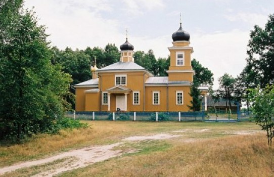 Церковь святой Параскевы Пятницы в деревне Болота